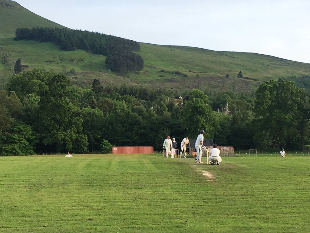 Carlton 5s playing at Falkland in Ffe